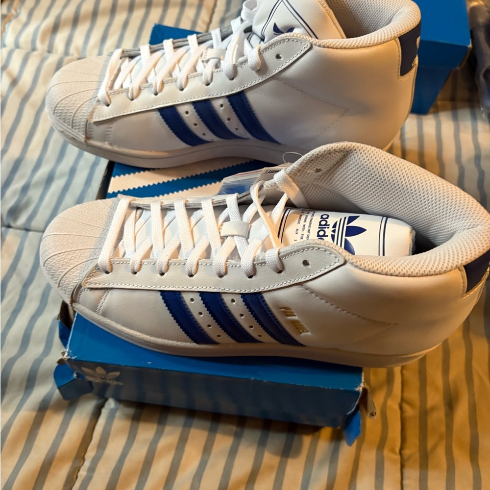 Adidas Pro Model White with Blue Stripes - Picture 2 of 9